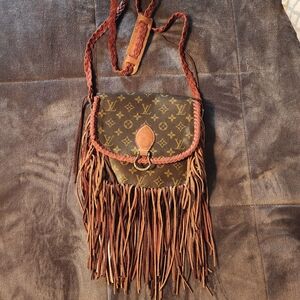 Authentic Louis Vuitton St. Cloud boho bag
